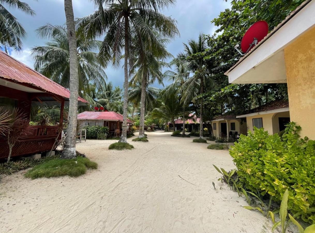 Beach Placid Resort Powered By Cocotel Ocoy Exterior photo
